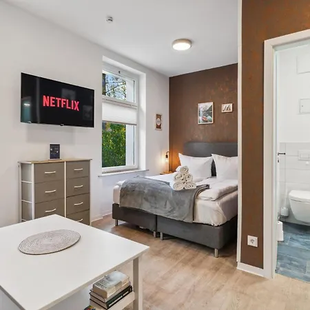 Vorstadtoase - Nahe Ber, Smart Tv, Netflix, Parken