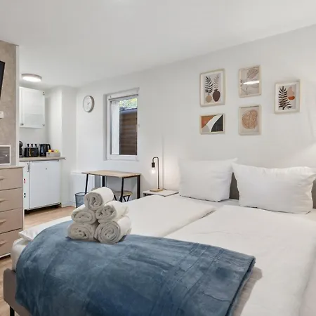 Vorstadtoase - Nahe Ber, Smart Tv, Netflix, Parken Apartment *