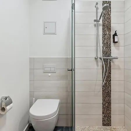 Vorstadtoase - Nahe Ber, Smart Tv, Netflix, Parken Apartment