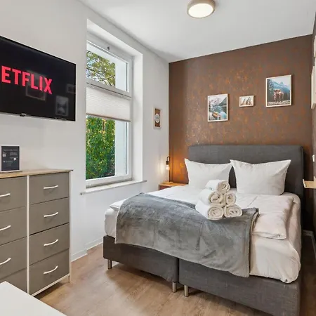 Vorstadtoase - Nahe Ber, Smart Tv, Netflix, Parken Apartment *